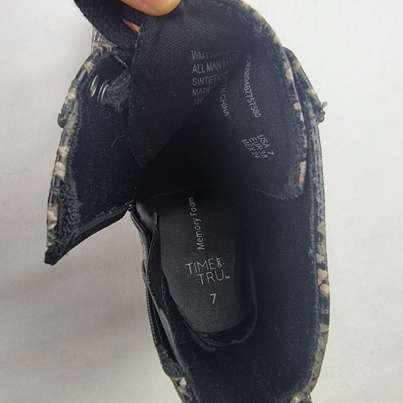 Time and Tru memory foam chunky heel lace up snake print platform combat boots - Picture 6 of 7